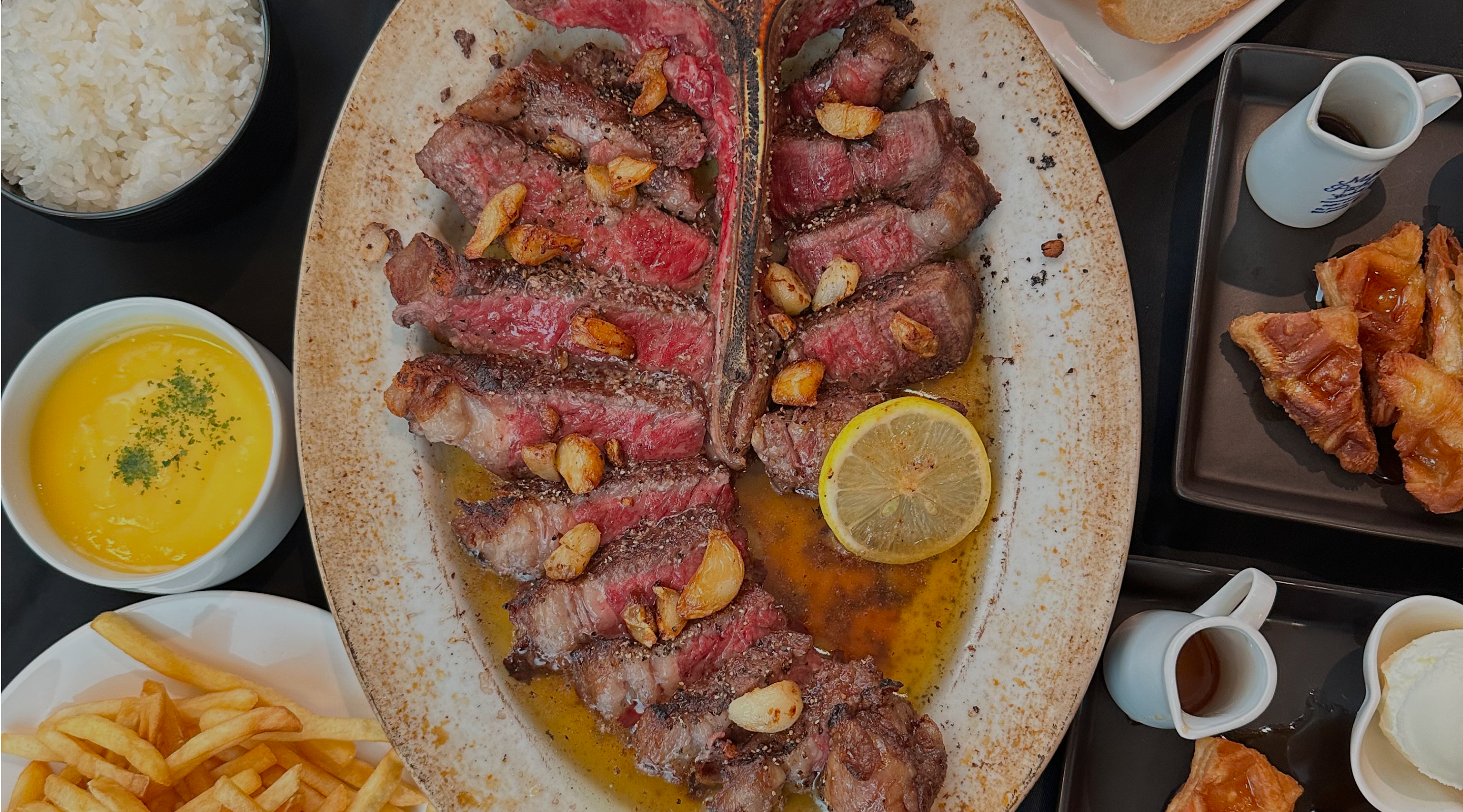 ファミリーステーキがぶっとごっくんのステーキ料理